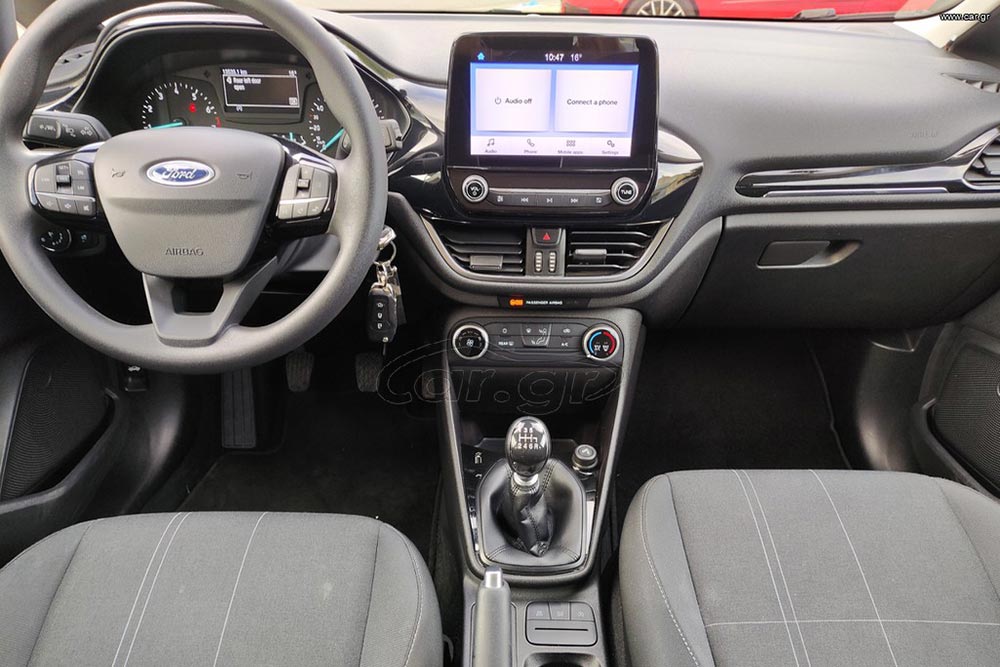 https://autogreeknews.gr/wp-content/uploads/2024/12/Ford-Fiesta-Business-CarCenter-2.jpg
