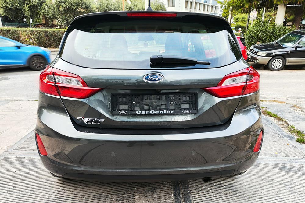 https://autogreeknews.gr/wp-content/uploads/2024/12/Ford-Fiesta-Business-CarCenter-3.jpg