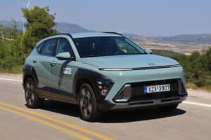 Hyundai-Kona-2024-kinisi