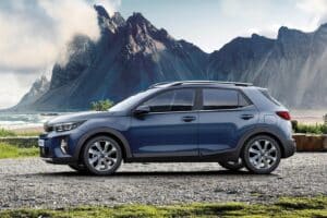 Kia-Stonic-static-side