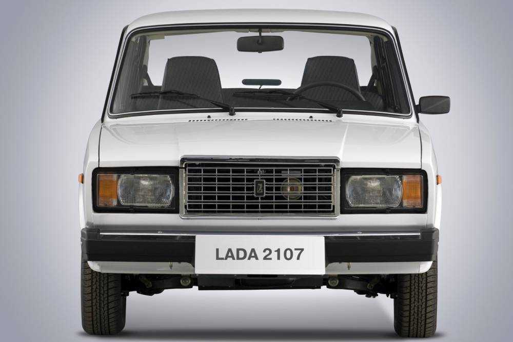 https://autogreeknews.gr/wp-content/uploads/2024/12/Lada_VAZ-2017_nejorsirenejsi_Rusko_2021_01.jpg