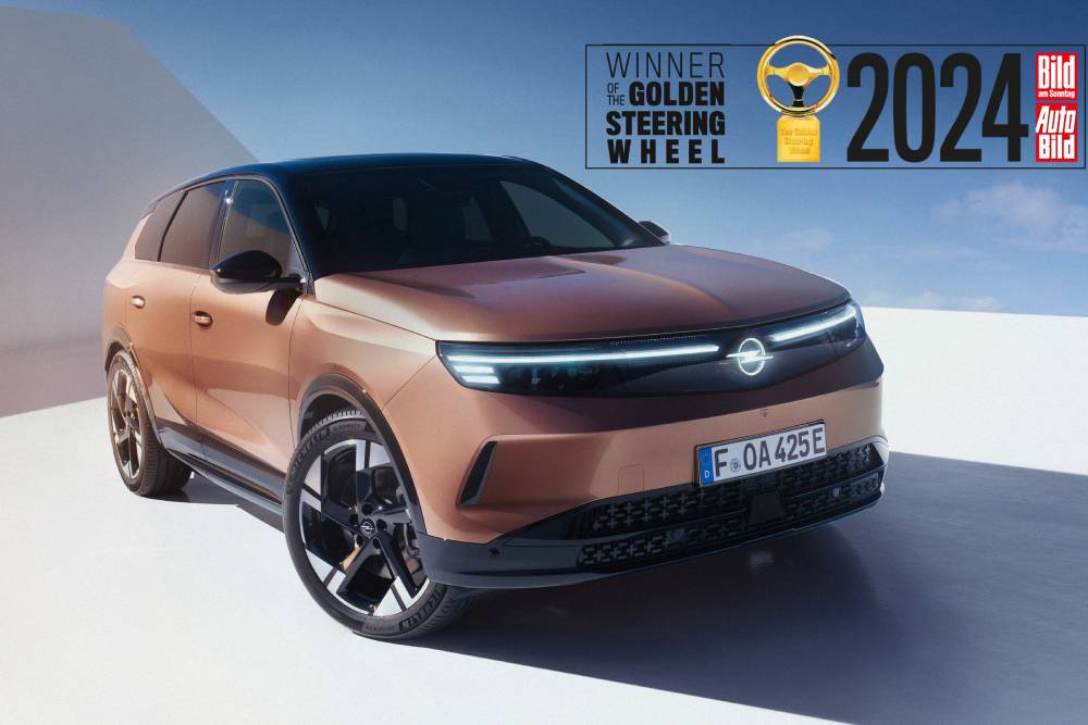 https://autogreeknews.gr/wp-content/uploads/2024/12/NewOpelGrandlandWinnerGoldenSteeringWheel2024-1.jpg