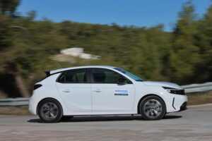 Opel Corsa 1.2 Hybrid 100 hp (6)