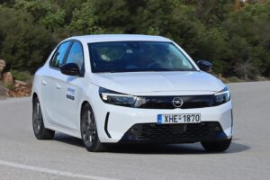 Opel-Corsa-1.2-Hybrid-strofi