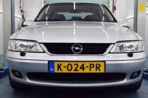 Opel_Vectra_B_2001_for_sale (1)