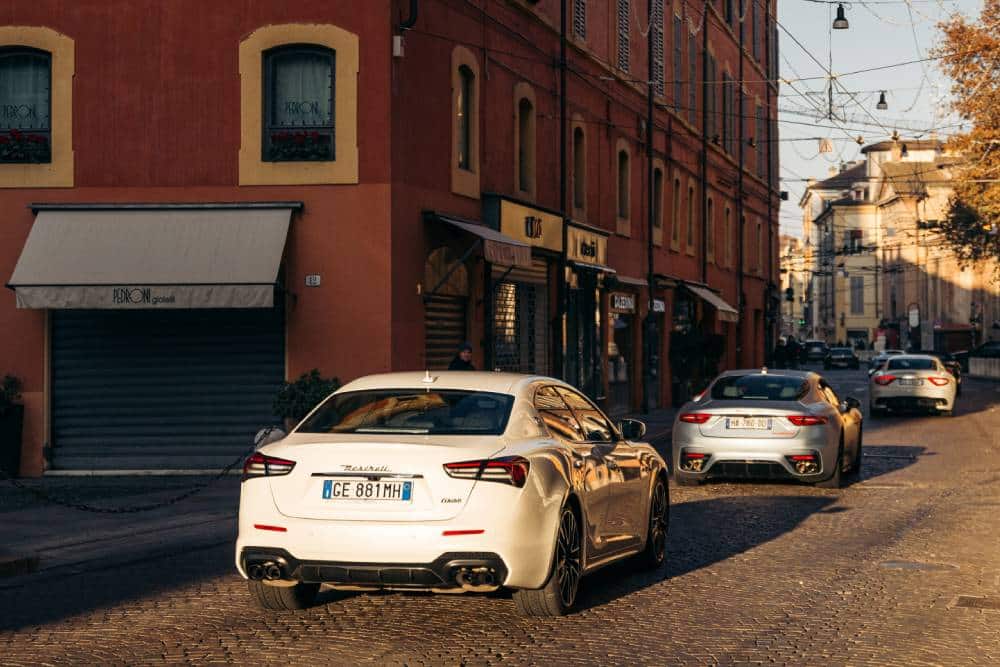 https://autogreeknews.gr/wp-content/uploads/2024/12/Small-25267-11-maserati-tridente-experience-parade-modena-1dec2024-1.jpg