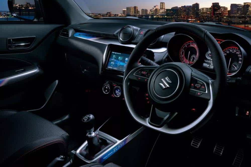 https://autogreeknews.gr/wp-content/uploads/2024/12/Suzuki-Swift-Sport-ZC33S-Final-Edition-Japan-20-20.jpg