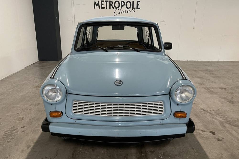https://autogreeknews.gr/wp-content/uploads/2024/12/Trabant_601_S_1989_for_sale-1.jpg