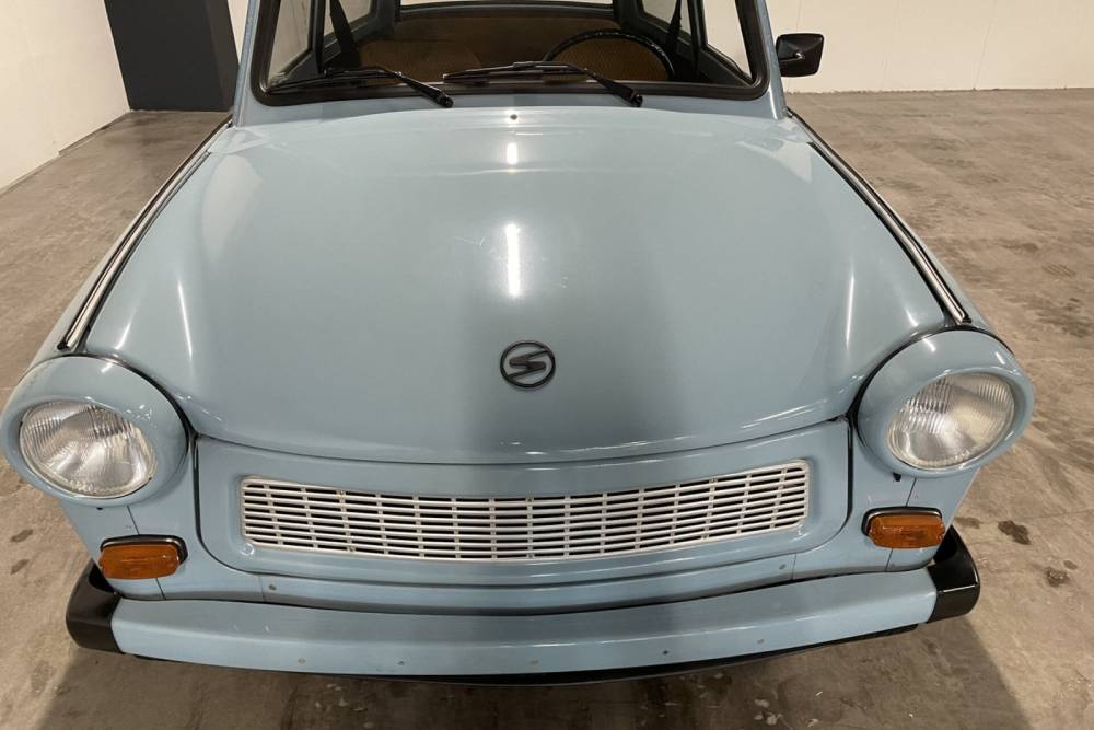 https://autogreeknews.gr/wp-content/uploads/2024/12/Trabant_601_S_1989_for_sale-14.jpg