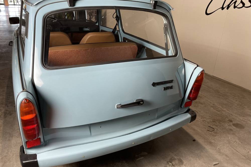 https://autogreeknews.gr/wp-content/uploads/2024/12/Trabant_601_S_1989_for_sale-15.jpg