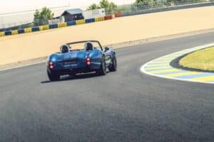 ac-cobra-gt-roadster-about-lemans-2