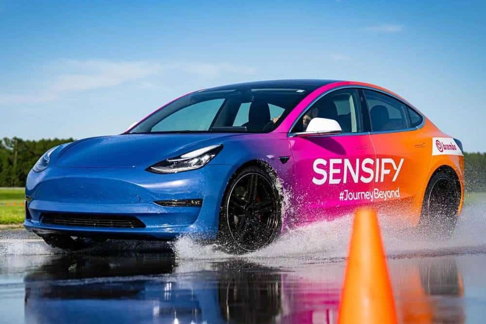 https://autogreeknews.gr/wp-content/uploads/2024/12/brembo-sensify-04.jpg