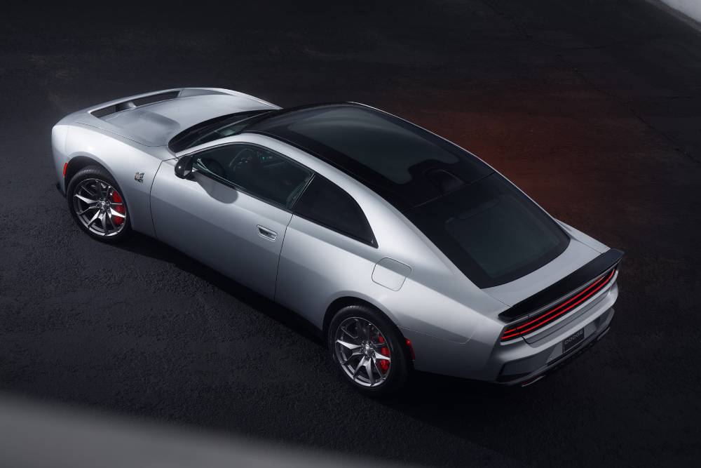 https://autogreeknews.gr/wp-content/uploads/2024/12/dodge_charger_daytona_scat_pack_7.jpg