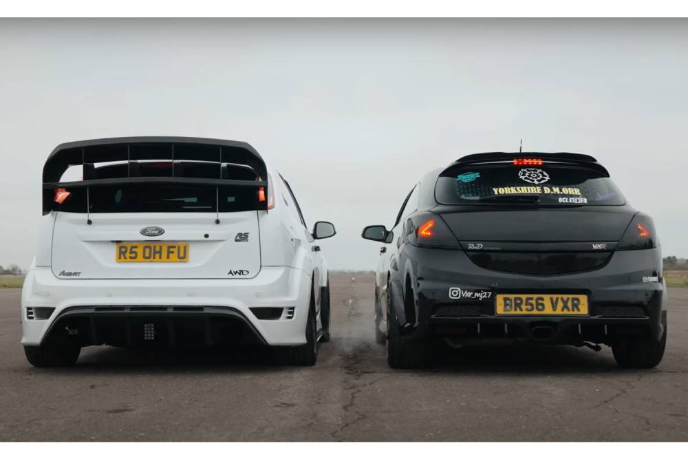 https://autogreeknews.gr/wp-content/uploads/2024/12/ford-focus-rs-drag-races-astra-vxr-raises-some-que-1.jpg