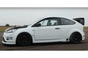 ford-focus-rs-drag-races-astra-vxr-raises-some-que (4)