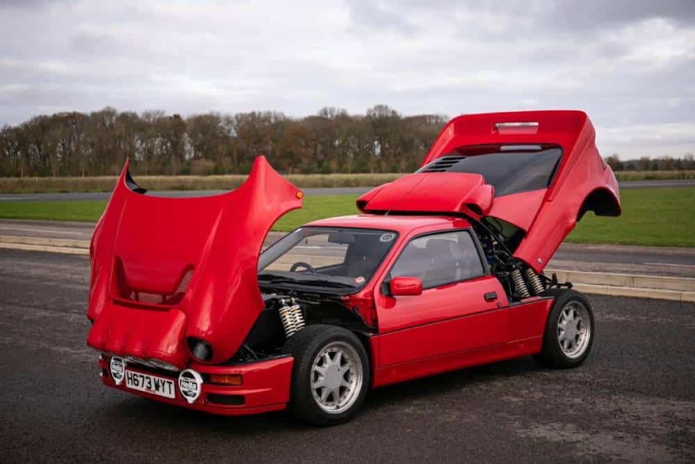https://autogreeknews.gr/wp-content/uploads/2024/12/ford-rs200-s-for-sale-02.jpg