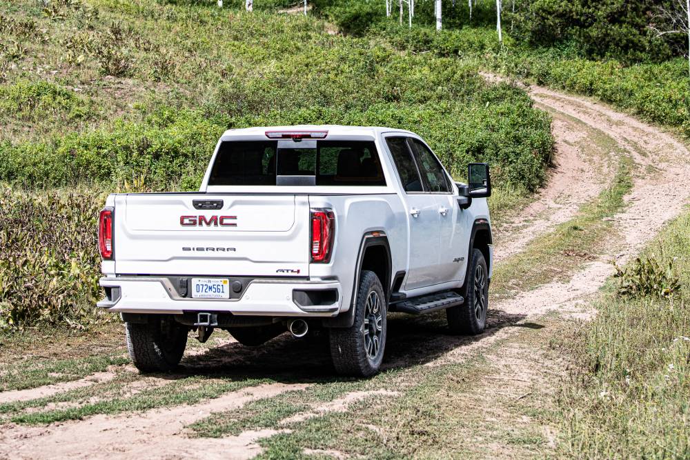 https://autogreeknews.gr/wp-content/uploads/2024/12/gmc_sierra_2500_hd_at4_crew_cab_2.jpg