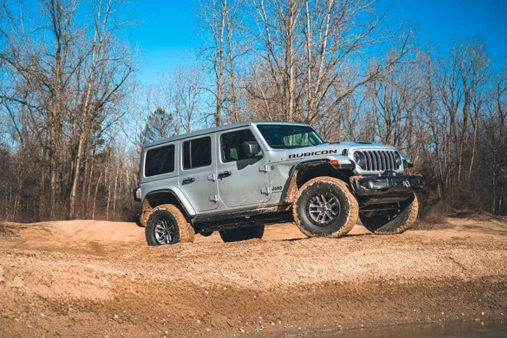 https://autogreeknews.gr/wp-content/uploads/2024/12/jeep-wrangler-rubicon-392-05.jpg