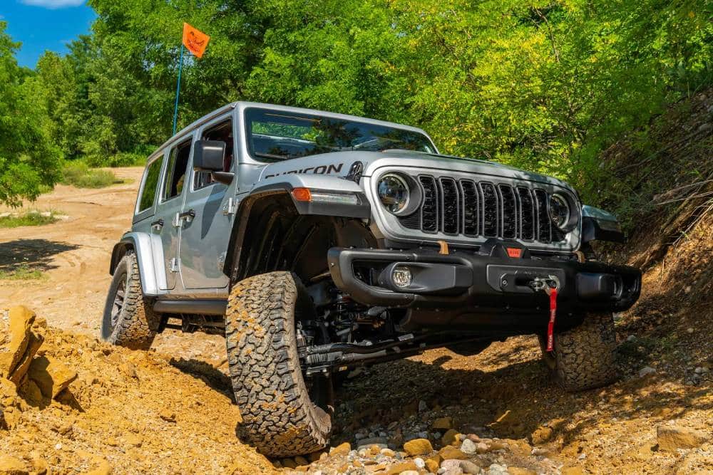 https://autogreeknews.gr/wp-content/uploads/2024/12/jeep-wrangler-rubicon-392-17.jpg
