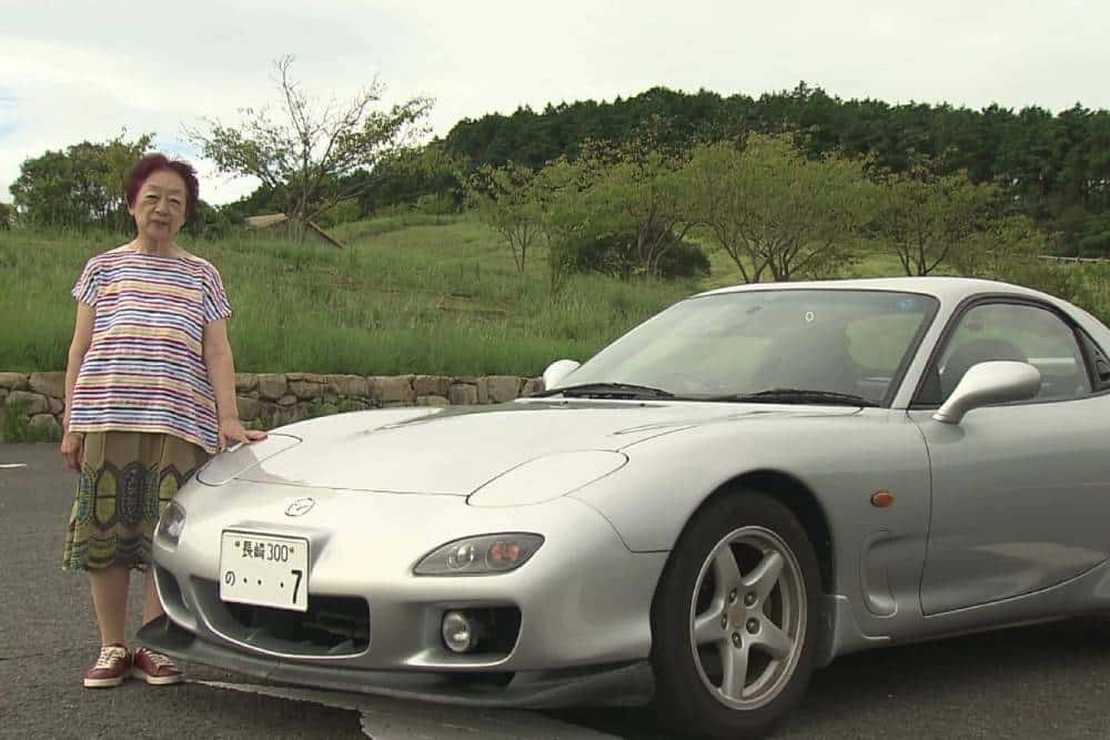 https://autogreeknews.gr/wp-content/uploads/2024/12/mazda-rx-7-80-year-old-03.jpg