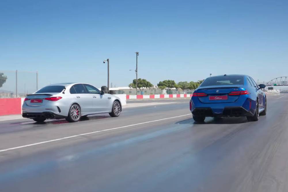 https://autogreeknews.gr/wp-content/uploads/2024/12/new-bmw-m5-drag-races-mercedes-amg-c-63-s-e-perfor-1.jpg