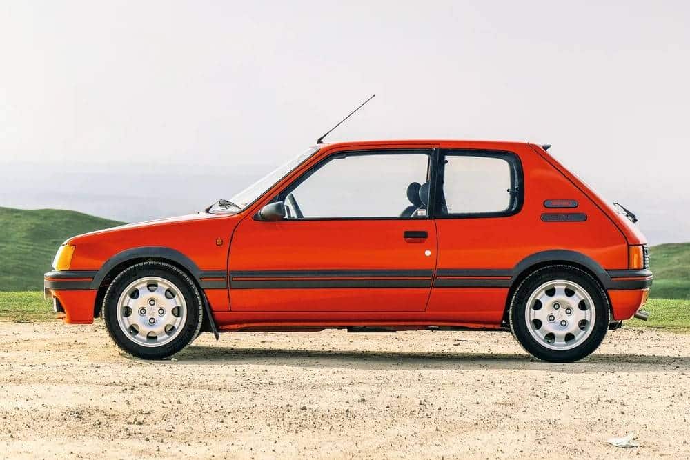 https://autogreeknews.gr/wp-content/uploads/2024/12/tolman-engineering-peugeot-205-gti-07.jpg