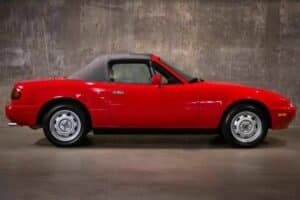 1990-Mazda-MX-5-Miata-12-2048×1366
