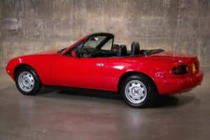 1990-Mazda-MX-5-Miata-9-2048×1366