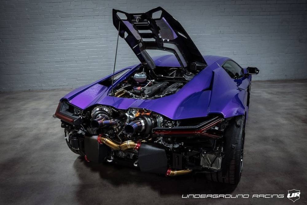 https://autogreeknews.gr/wp-content/uploads/2025/01/2000-hp-lamborghini-revuelto-launches-like-a-surfa-3.jpg