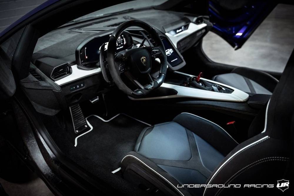 https://autogreeknews.gr/wp-content/uploads/2025/01/2000-hp-lamborghini-revuelto-launches-like-a-surfa-4.jpg