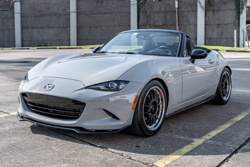 https://autogreeknews.gr/wp-content/uploads/2025/01/2024_mazda_mx-5-miata_2024_mazda_mx-5-miata_1acfd3.jpg