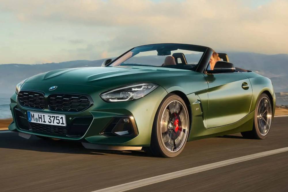 https://autogreeknews.gr/wp-content/uploads/2025/01/2025-bmw-z4-m40i-with-six-speed-manual-3.jpg