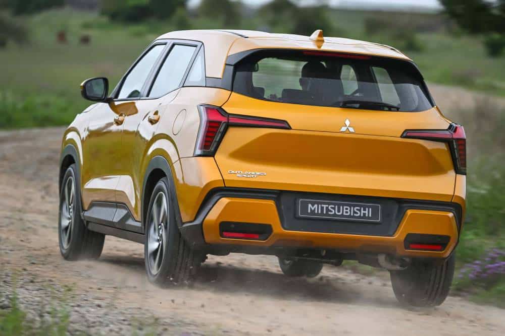 https://autogreeknews.gr/wp-content/uploads/2025/01/2025-mitsubishi-outlander-sport-5.jpg