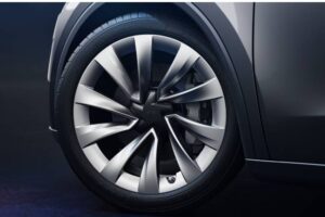 2025-tesla-model-y-launches-with-cybertruck-ed-fac (7)