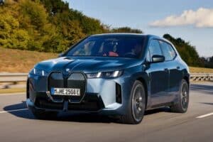 2026-BMW-iX-02