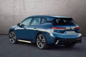 2026-BMW-iX-08