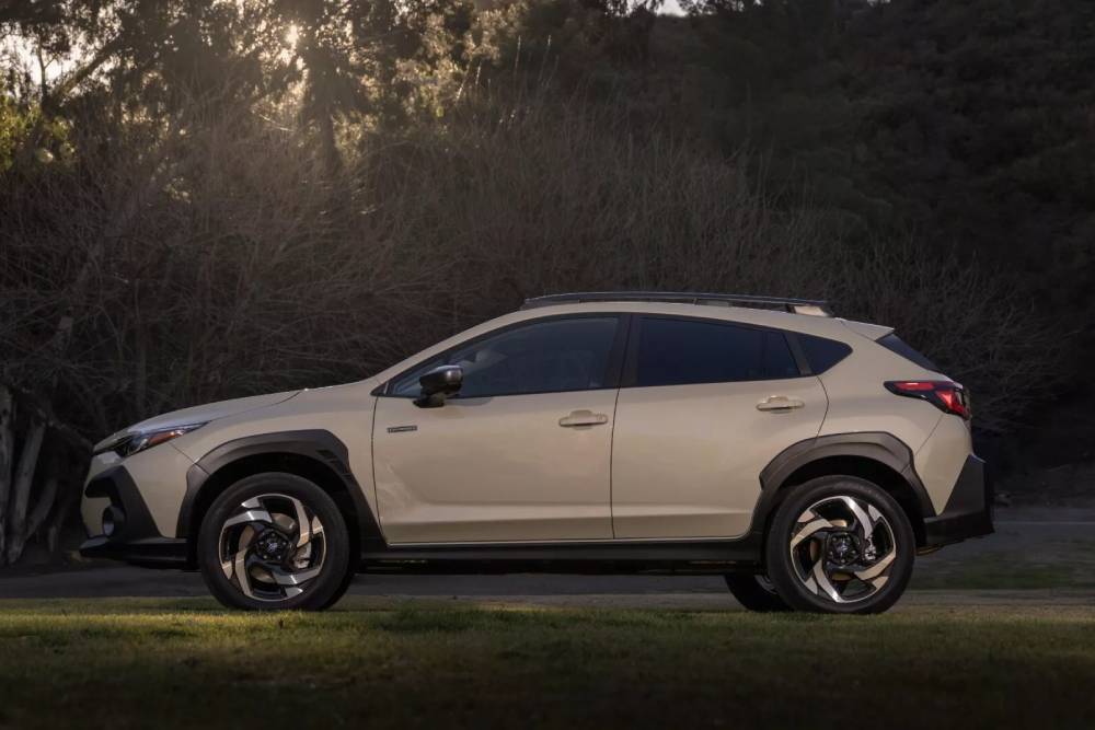 https://autogreeknews.gr/wp-content/uploads/2025/01/2026_Subaru_Crosstrek_Hybrid_5-2048x1366-1.jpg