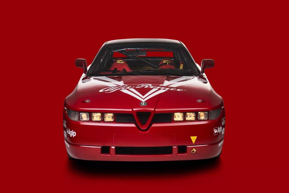 https://autogreeknews.gr/wp-content/uploads/2025/01/Alfa-Romeo-SZ-Trofeo-1.jpg