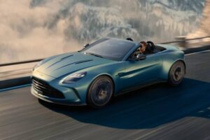 Aston-Martin-Vantage-Roadster-1