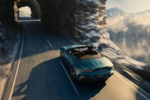 Aston-Martin-Vantage-Roadster-4