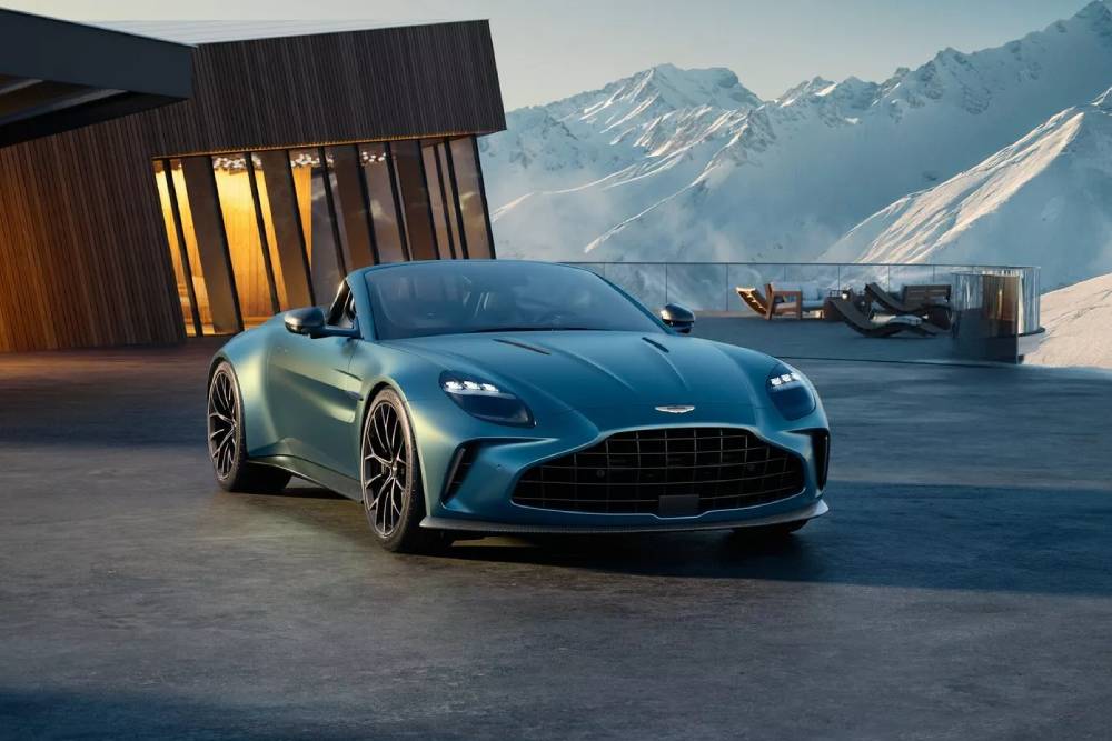 https://autogreeknews.gr/wp-content/uploads/2025/01/Aston-Martin-Vantage-Roadster-5.jpg