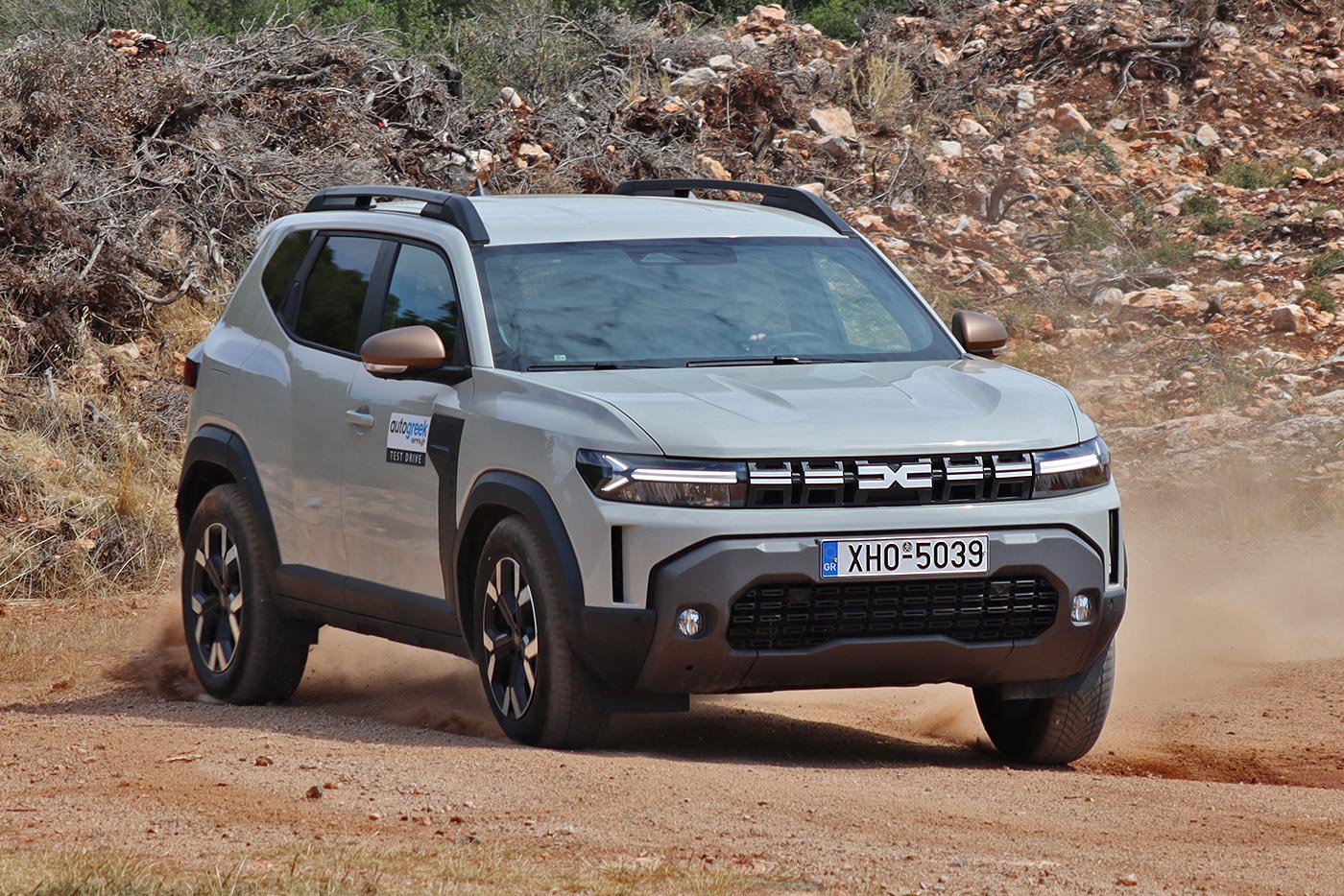 https://autogreeknews.gr/wp-content/uploads/2025/01/Dacia-Duster-1.2-4x4-1.jpg