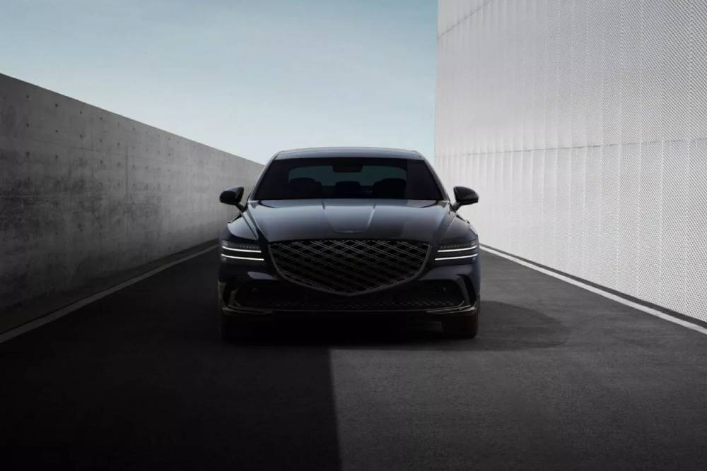 https://autogreeknews.gr/wp-content/uploads/2025/01/Genesis-G80-Black-13-2048x1152-1.jpg