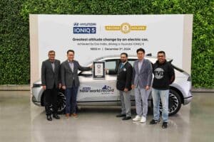 Hyundai-IONIQ-5_Guinness-World-Records-title_4