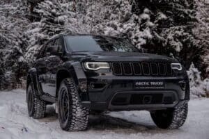 Jeep-Grand-Cherokee-AT35-Arctic-Trucks-1-2048×1152