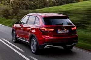 MG-ZS-Max-Hybrid-(11)