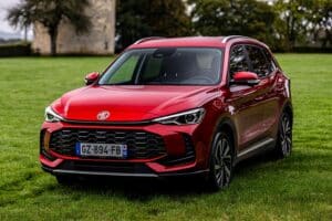 MG-ZS-Max-Hybrid-(14)