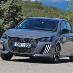 Peugeot-208-Hybrid-strofi