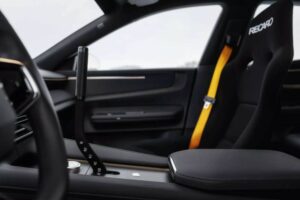 Polestar-4-Arctic-Circle-7-2048×1366