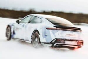 Porsche-Taycan-Drift-Record-5-2048×1152